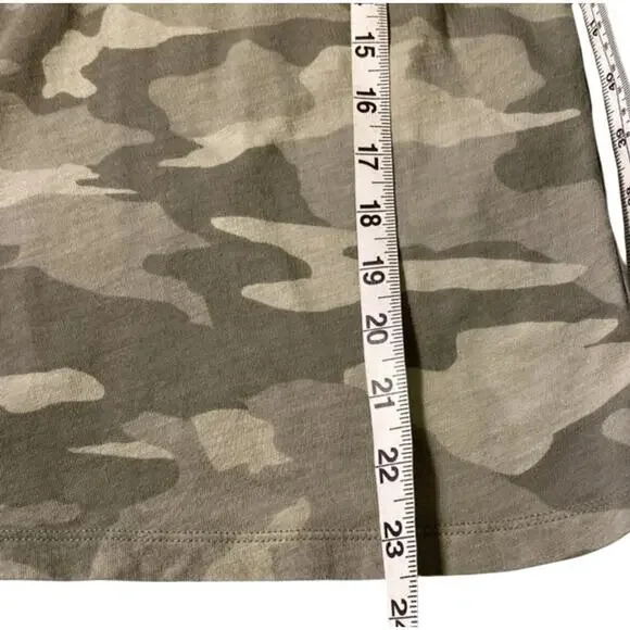 Athleta Green Camo Camouflage T-Shirt Crew Neck Short Cap Sleeve Women's Sz S - Picture 7 of 8
